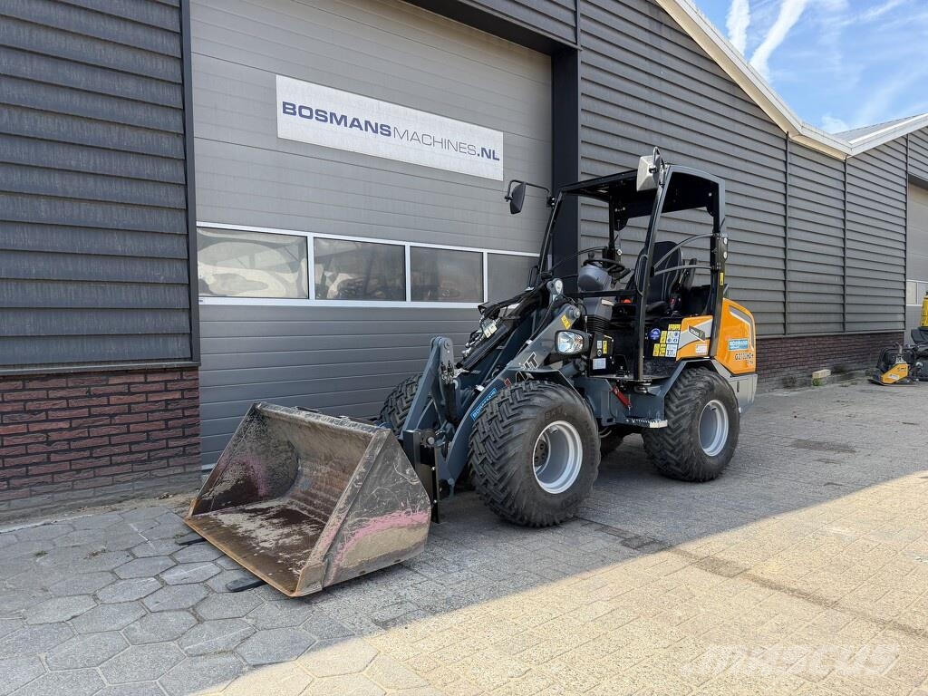 GiANT G2700 X-TRA HD+ minishovel / kniklader 2026 150 uu ホイールローダー・タイヤショベル