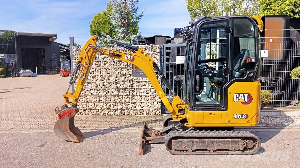 CAT 301.8 mit Löffel, Schnellwechsler CW05, Knickmatik Mini excavadoras < 7t