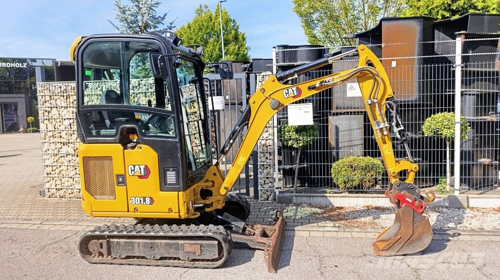 CAT 301.8 mit Löffel, Schnellwechsler CW05, Knickmatik Mini excavadoras < 7t