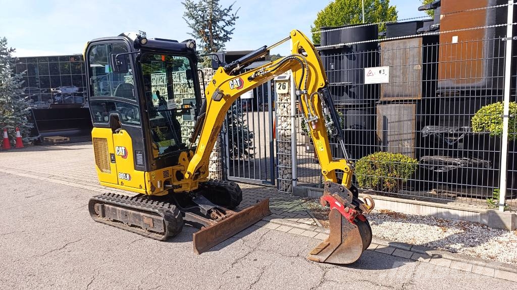 CAT 301.8 mit Löffel, Schnellwechsler CW05, Knickmatik Mini excavadoras < 7t