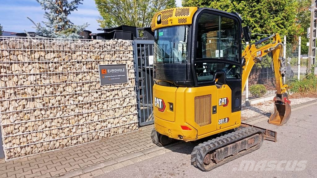 CAT 301.8 mit Löffel, Schnellwechsler CW05, Knickmatik Mini excavadoras < 7t