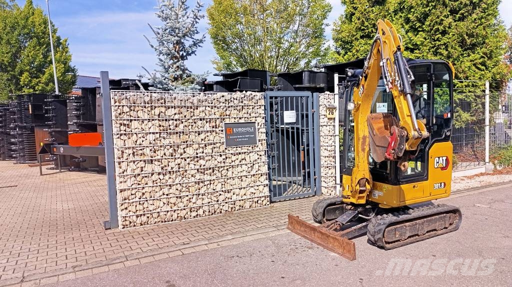CAT 301.8 mit Löffel, Schnellwechsler CW05, Knickmatik Mini excavadoras < 7t