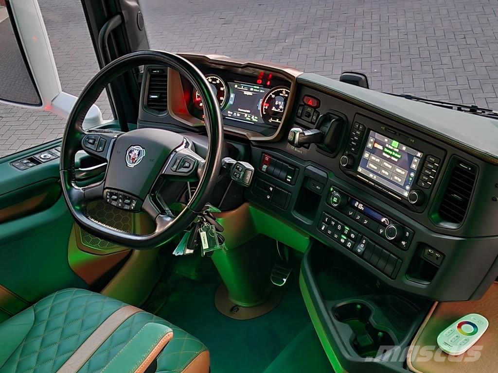 Scania R530 V8 NGS Highline 6x2 - Show truck - BUFFL inte 트랙터 유닛