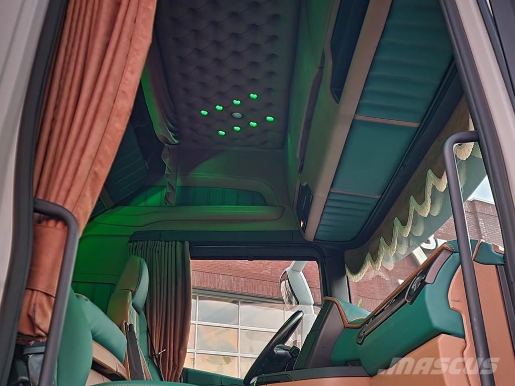 Scania R530 V8 NGS Highline 6x2 - Show truck - BUFFL inte 트랙터 유닛