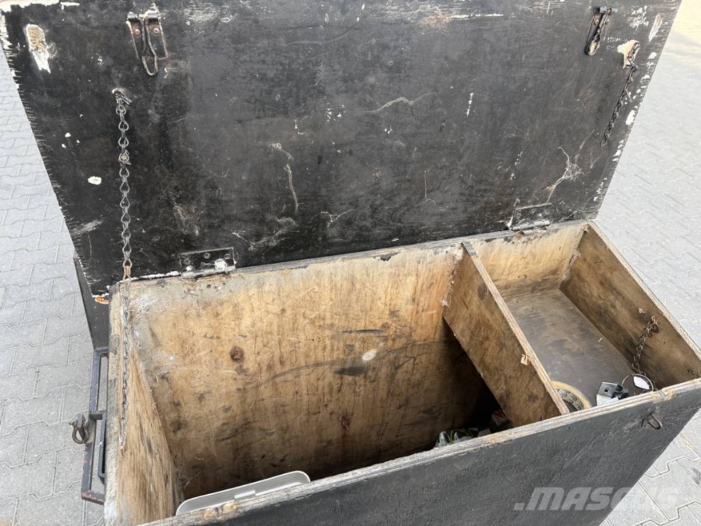 Motor aanhanger 2 motoren معدات النقل - غير ذلك