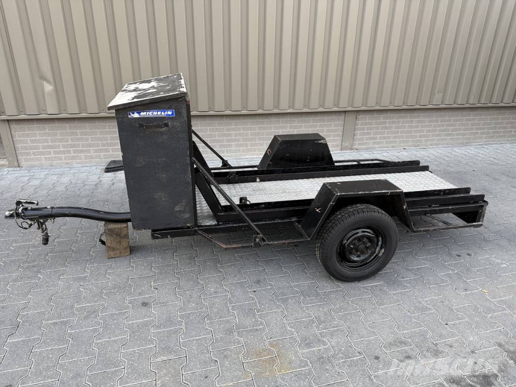 Motor aanhanger 2 motoren معدات النقل - غير ذلك