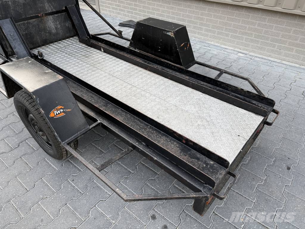 Motor aanhanger 2 motoren معدات النقل - غير ذلك