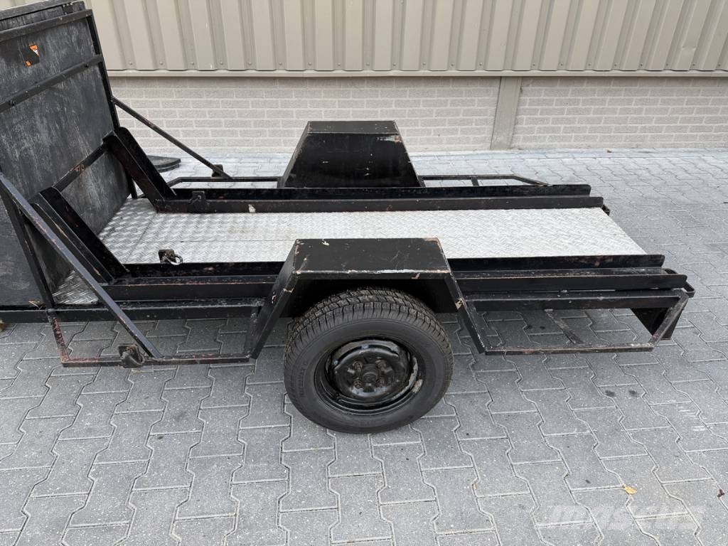 Motor aanhanger 2 motoren معدات النقل - غير ذلك
