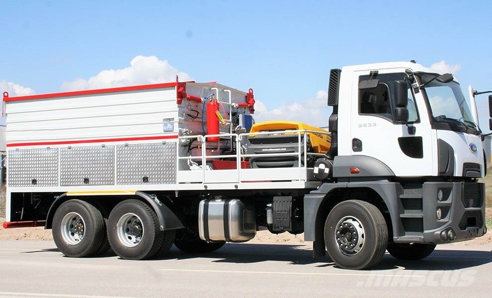 Ital Machinery ASPHALT MAINTENANCE VEHICLE OF 8–10 Contenitori termici d'asfalto