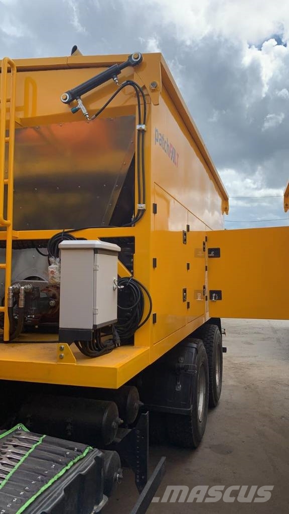 Ital Machinery ASPHALT MAINTENANCE VEHICLE OF 8–10 Contenitori termici d'asfalto