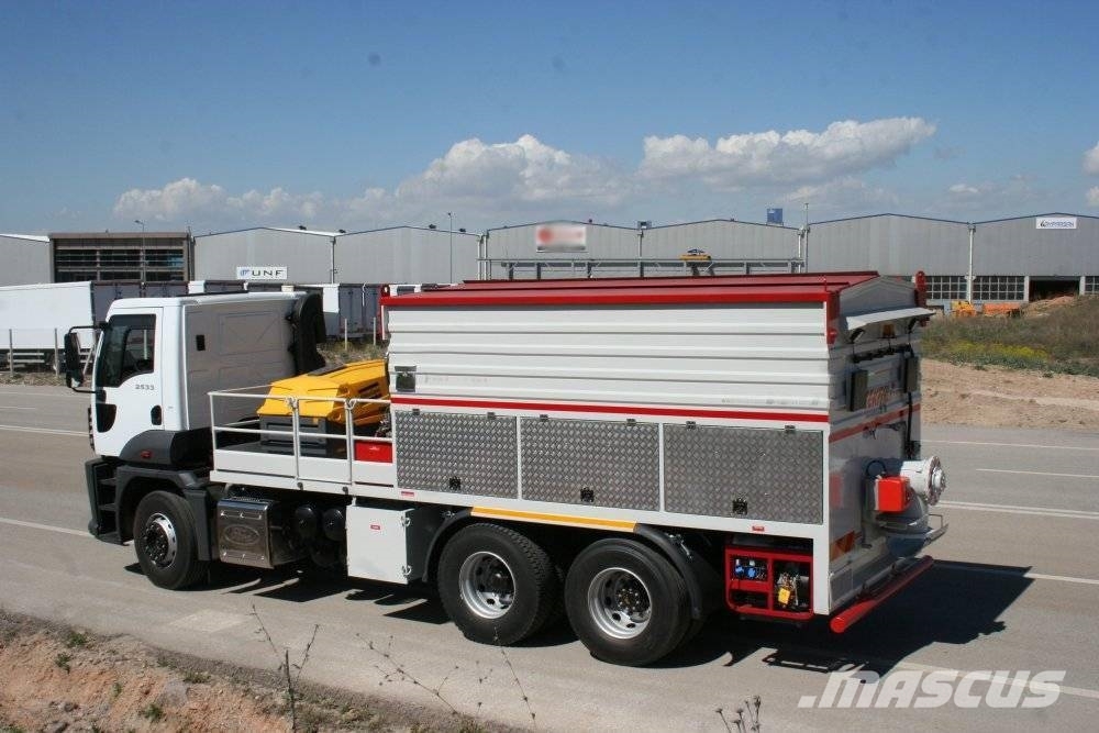 Ital Machinery ASPHALT MAINTENANCE VEHICLE OF 8–10 Contenitori termici d'asfalto