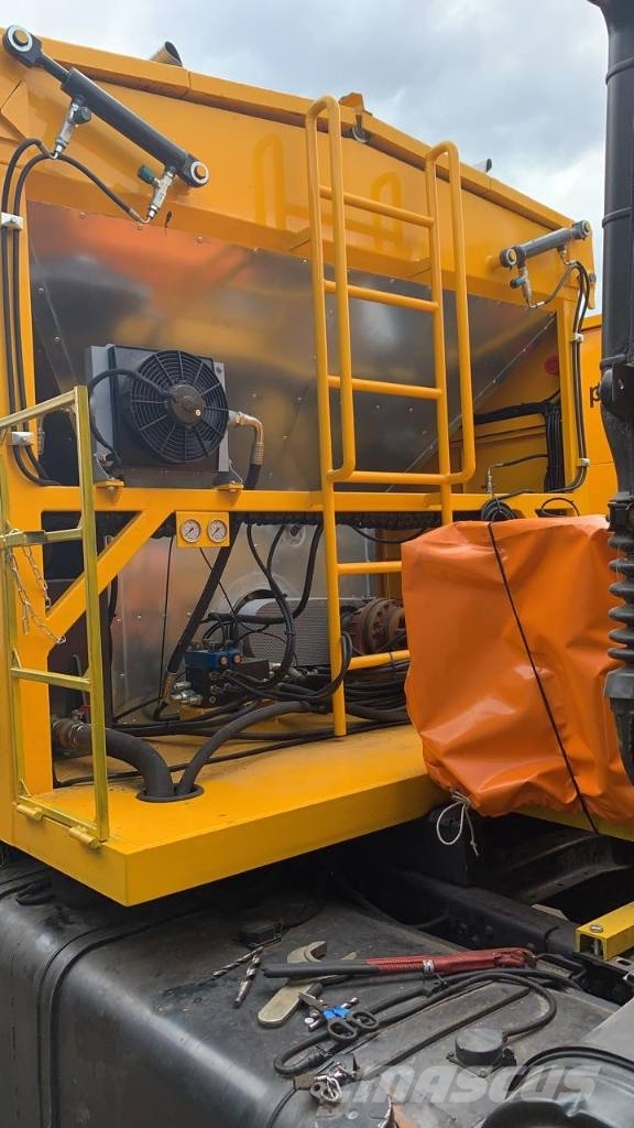 Ital Machinery ASPHALT MAINTENANCE VEHICLE OF 8–10 Contenitori termici d'asfalto
