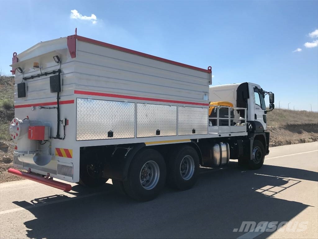 Ital Machinery ASPHALT MAINTENANCE VEHICLE OF 8–10 Contenitori termici d'asfalto
