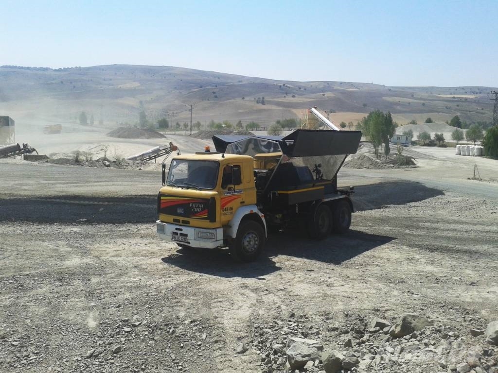 Ital Machinery ASPHALT MAINTENANCE VEHICLE OF 8–10 Contenitori termici d'asfalto