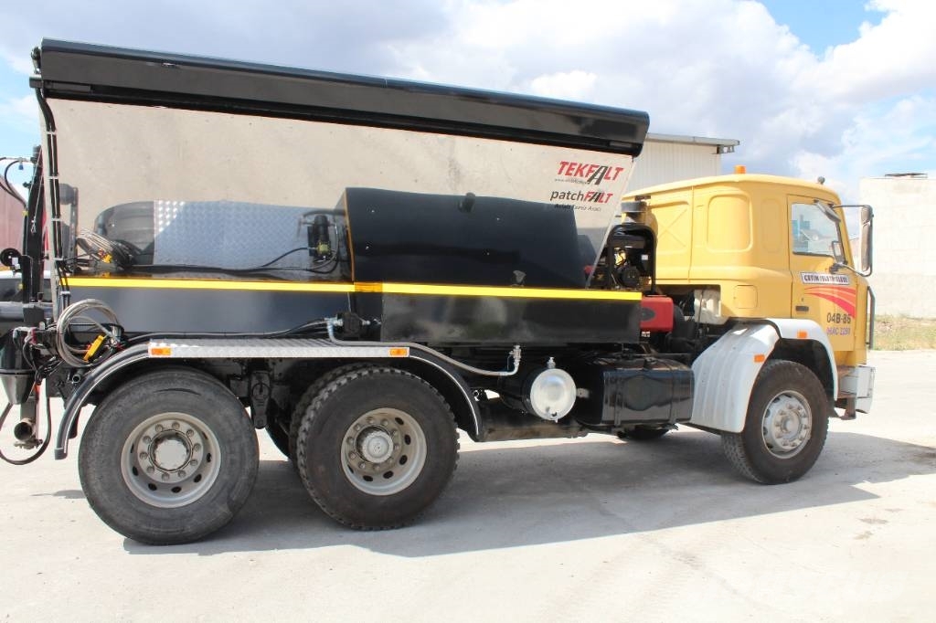 Ital Machinery ASPHALT MAINTENANCE VEHICLE OF 8–10 Contenitori termici d'asfalto