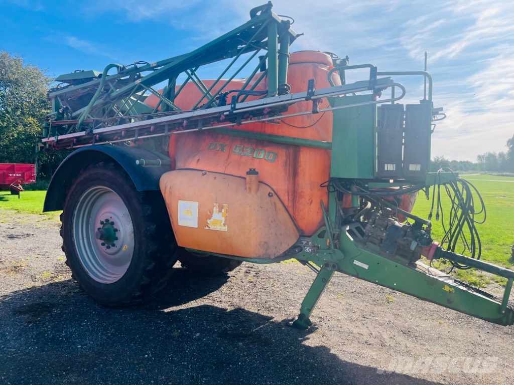 Amazone UX 5200 super Trailed sprayers