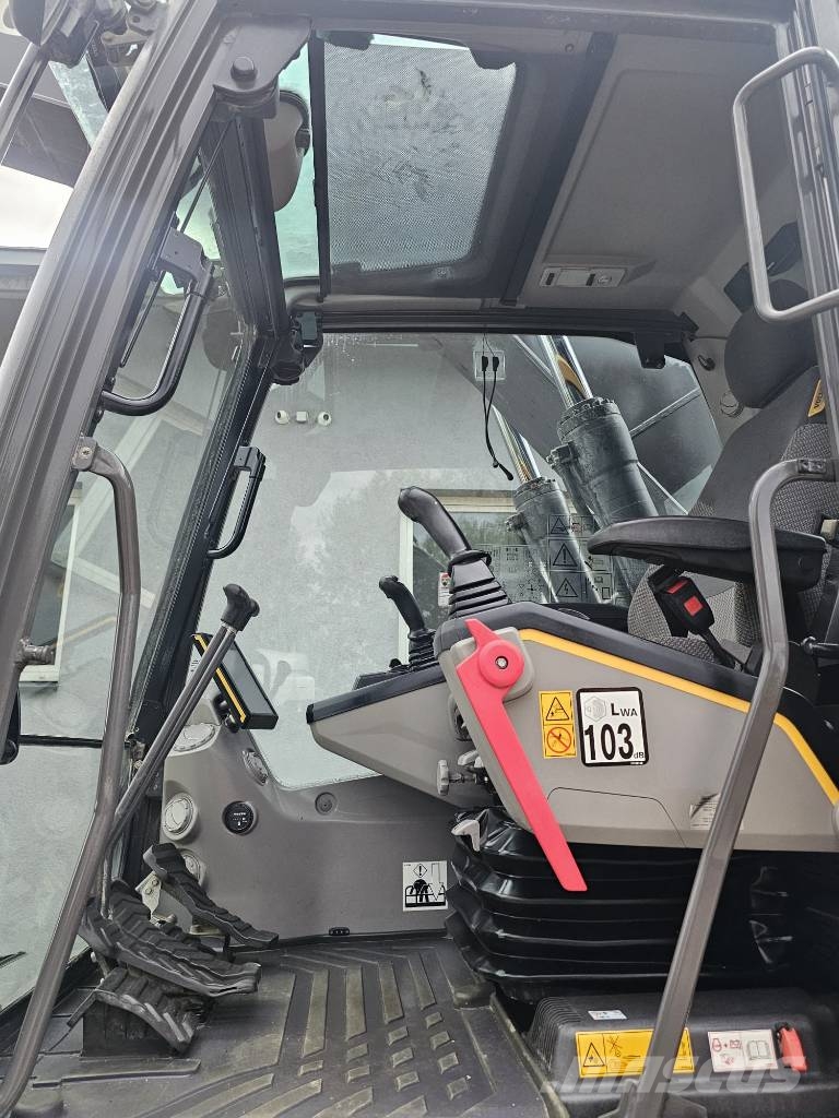 Volvo EC250EL Podnoszona Kabina Materialumschlag