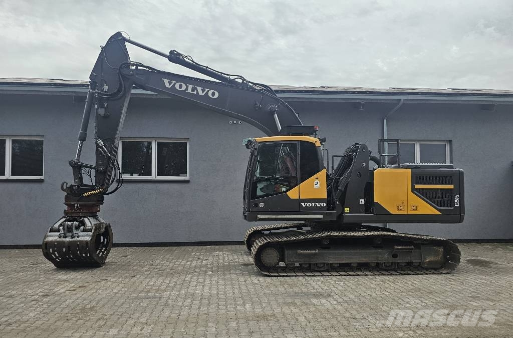 Volvo EC250EL Podnoszona Kabina Materialumschlag