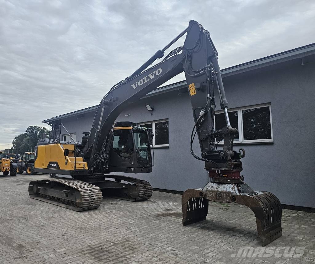 Volvo EC250EL Podnoszona Kabina Materialumschlag