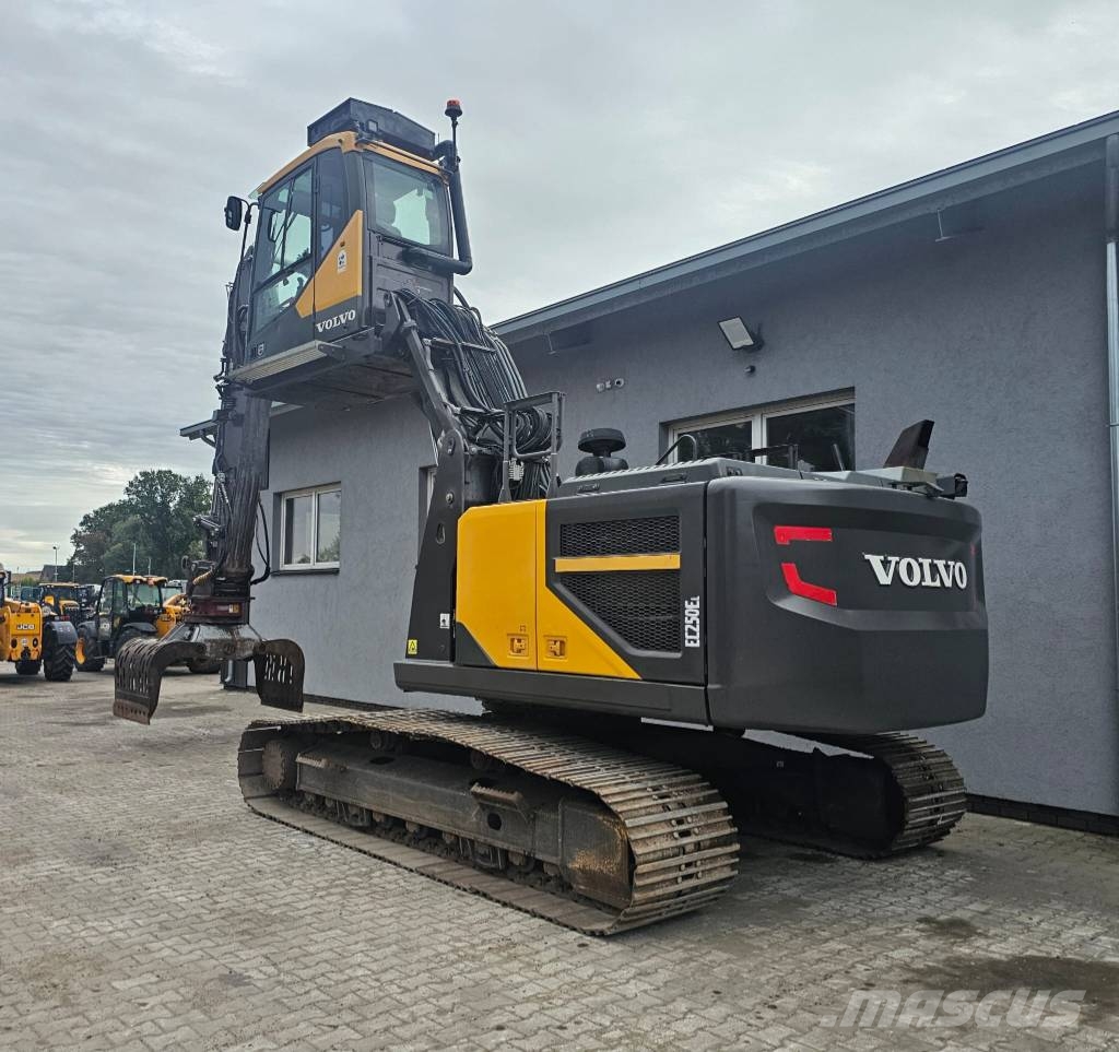 Volvo EC250EL Podnoszona Kabina Materialumschlag