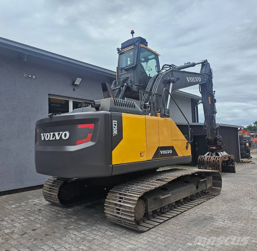 Volvo EC250EL Podnoszona Kabina Materialumschlag