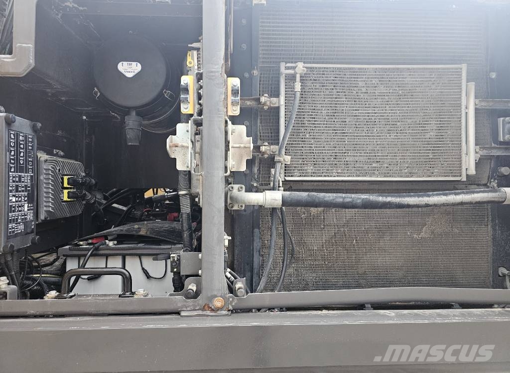 Volvo EC250EL Podnoszona Kabina Materialumschlag