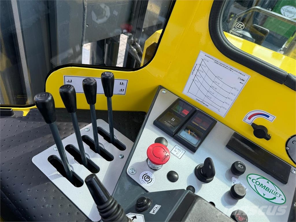Combilift C4000 //2013 year//LPG//5500 mm 四向前伸式堆高機(叉車)