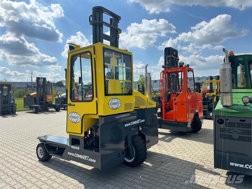 Combilift C4000 //2013 year//LPG//5500 mm 四向前伸式堆高機(叉車)
