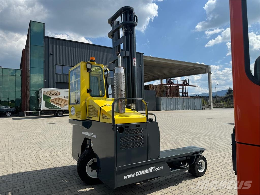 Combilift C4000 //2013 year//LPG//5500 mm 四向前伸式堆高機(叉車)