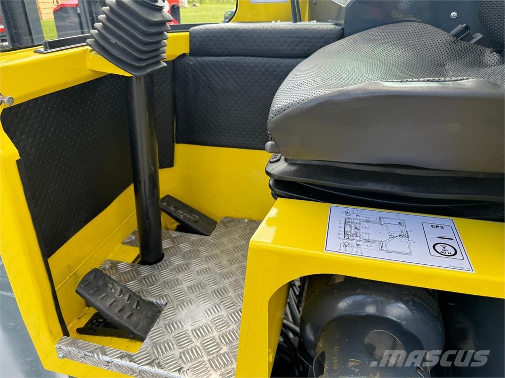 Combilift C4000 //2013 year//LPG//5500 mm 四向前伸式堆高機(叉車)