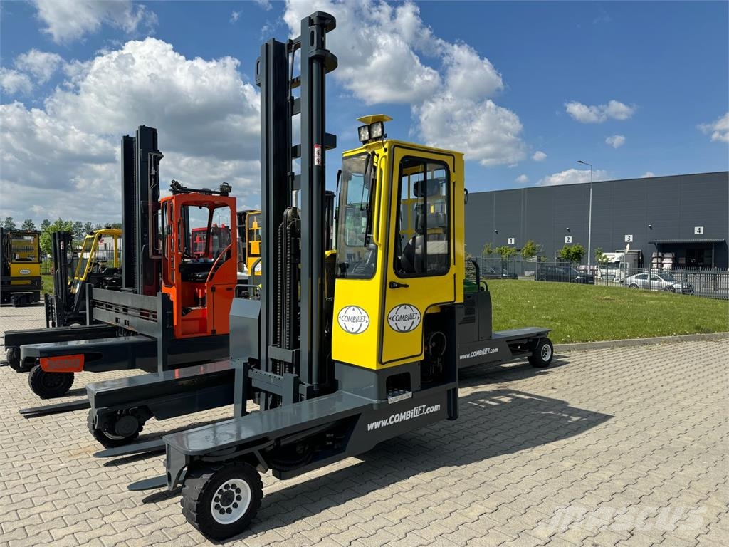 Combilift C4000 //2013 year//LPG//5500 mm 四向前伸式堆高機(叉車)