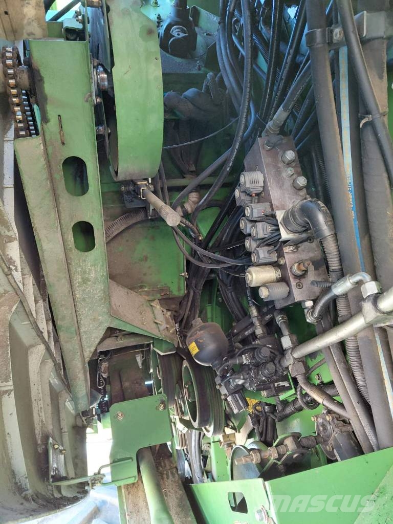 John Deere T 670 i Зерноуборочные комбайны