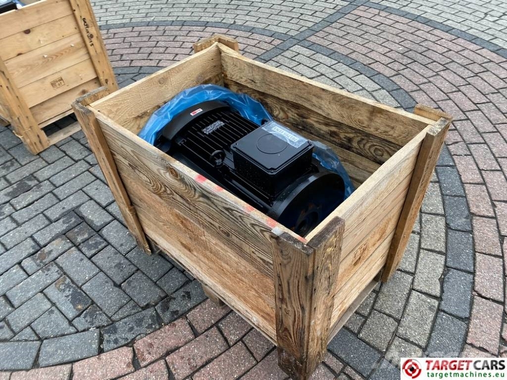 EE AG Hinwill EEN3 225M4/B14S 37KW 400~80V Electri Motores
