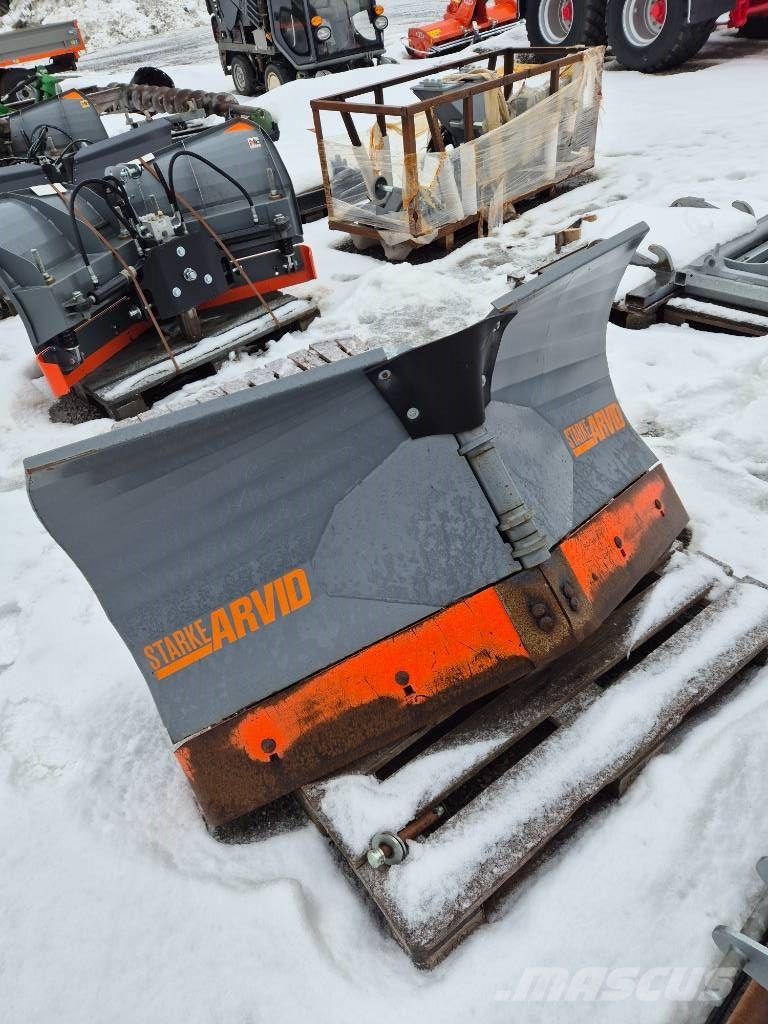 Fjärås 175 vikplog demokörd Chasse neige