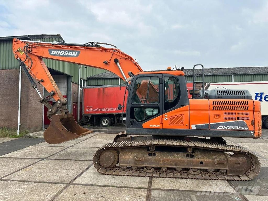 Doosan DX235LC 5 - ONLY 4226 HOURS Excavadoras sobre orugas