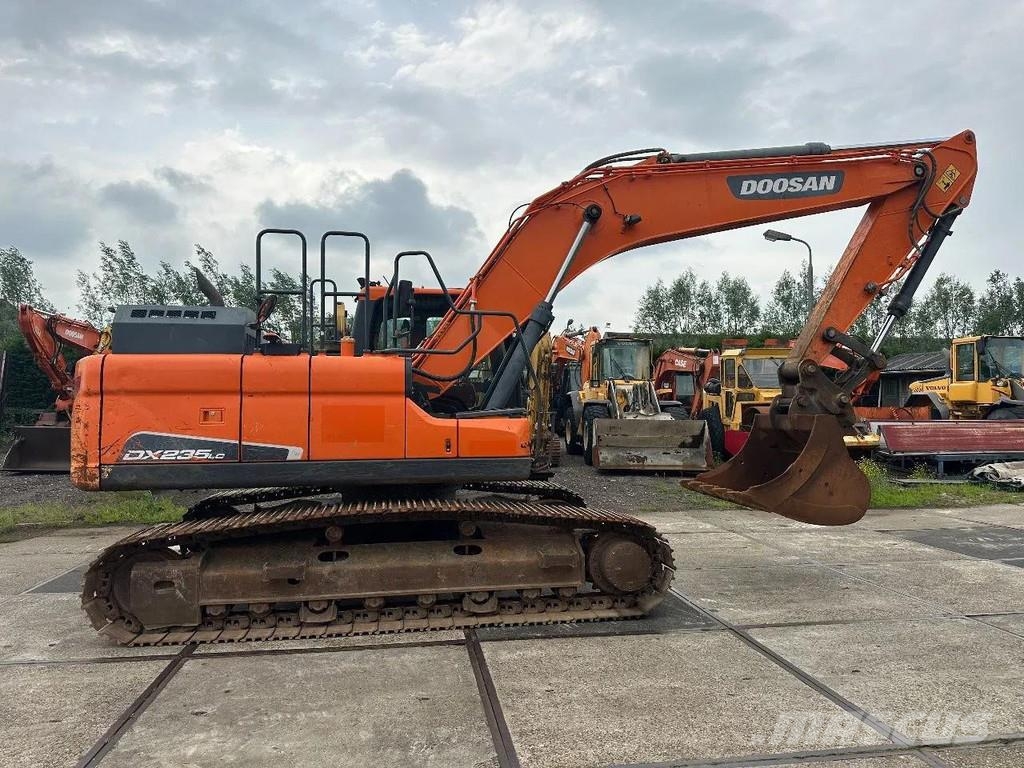 Doosan DX235LC 5 - ONLY 4226 HOURS Excavadoras sobre orugas