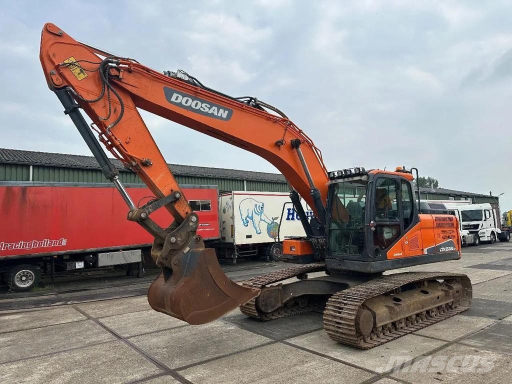 Doosan DX235LC 5 - ONLY 4226 HOURS Excavadoras sobre orugas