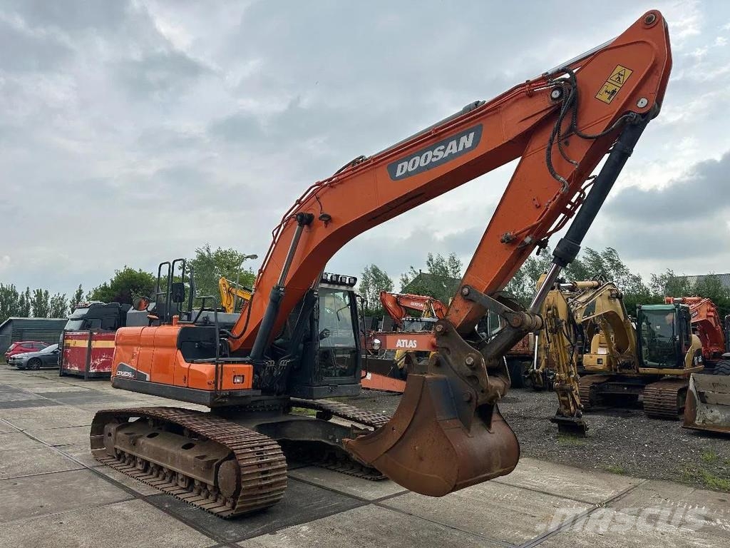 Doosan DX235LC 5 - ONLY 4226 HOURS Excavadoras sobre orugas