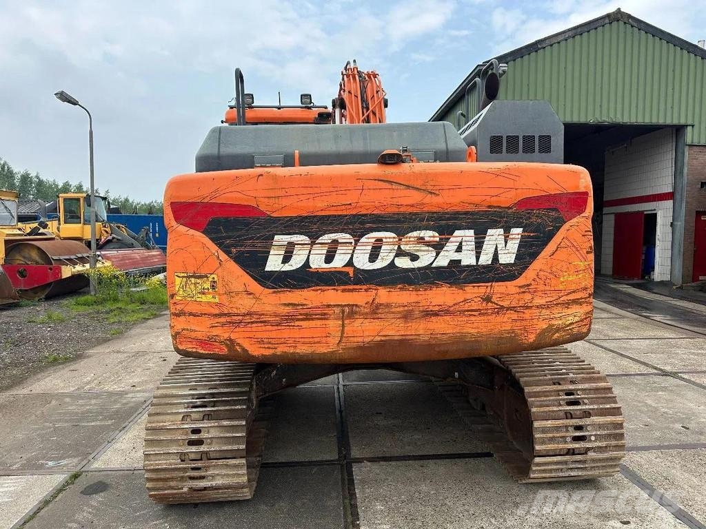 Doosan DX235LC 5 - ONLY 4226 HOURS Excavadoras sobre orugas