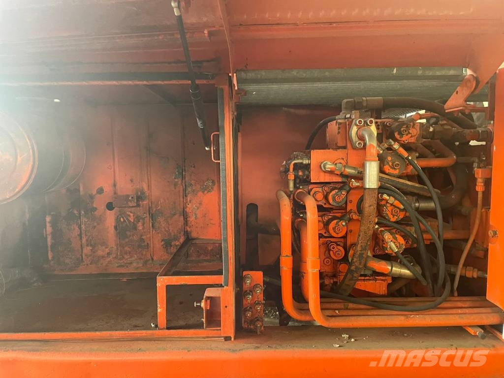 Atlas 1704 LC Bagri goseničarji