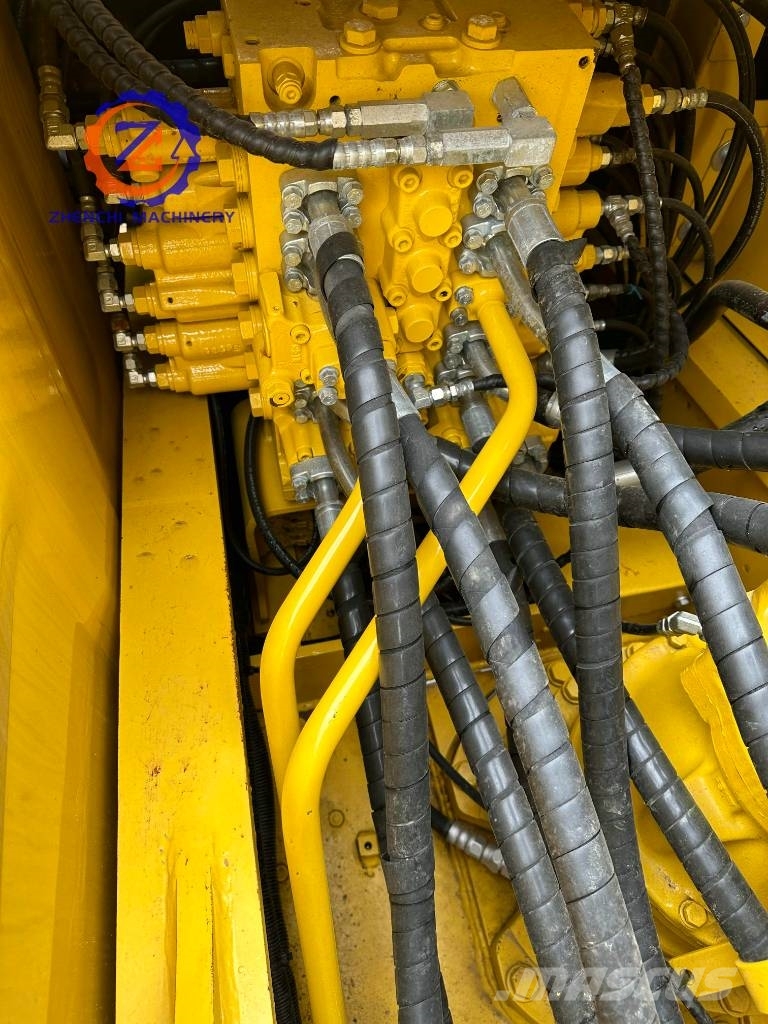 Komatsu PC 220-8/22tons/medium sized/duty/Well maintained Εκσκαφείς με ερπύστριες