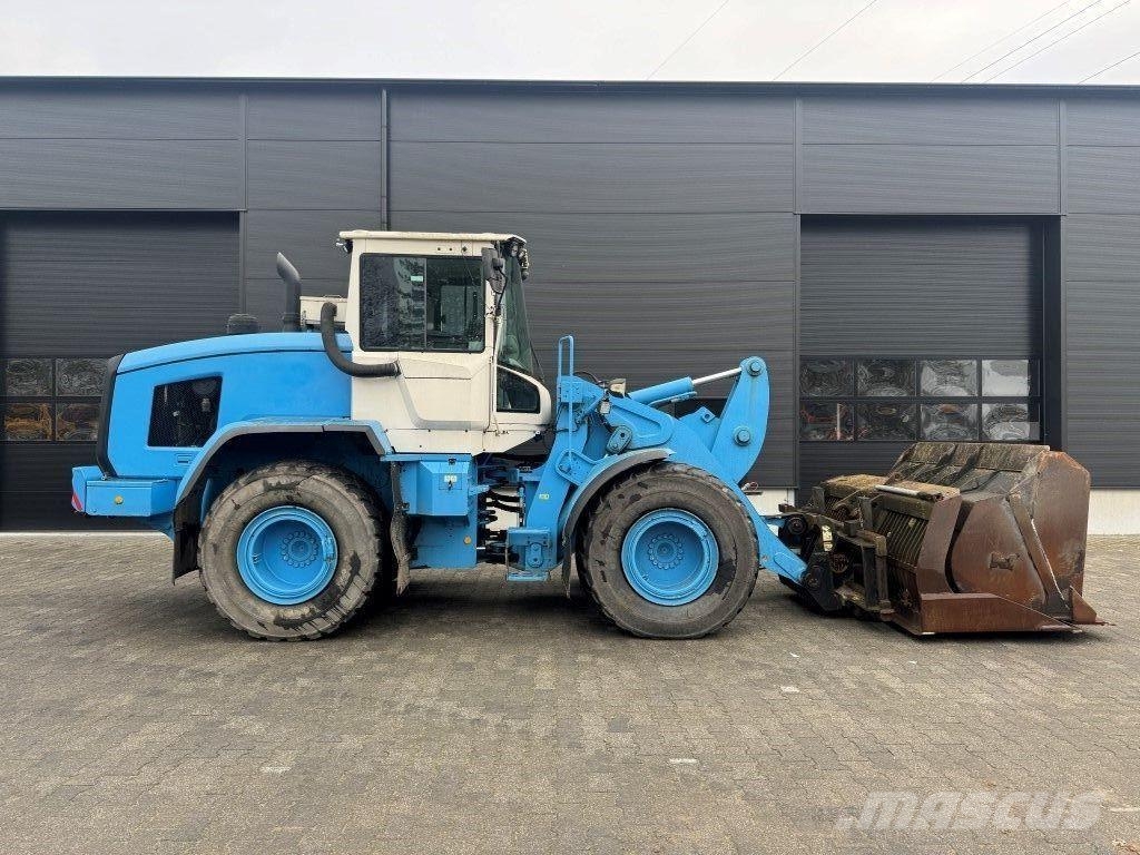 CAT 926M 2017 7800 uur Zeer Compleet !! Gumikerekes homlokrakodók