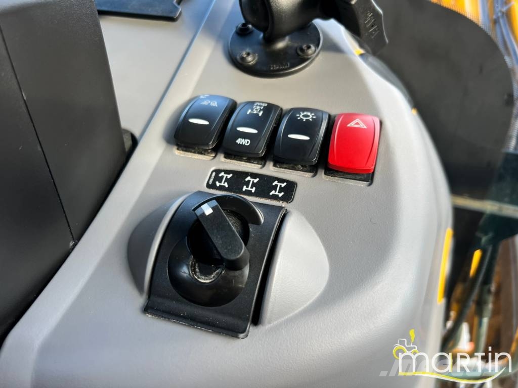 JCB 4 CX Pro لوادر ذات جرافات عكسية