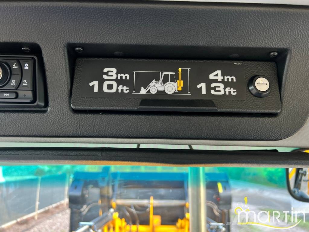 JCB 4 CX Pro لوادر ذات جرافات عكسية