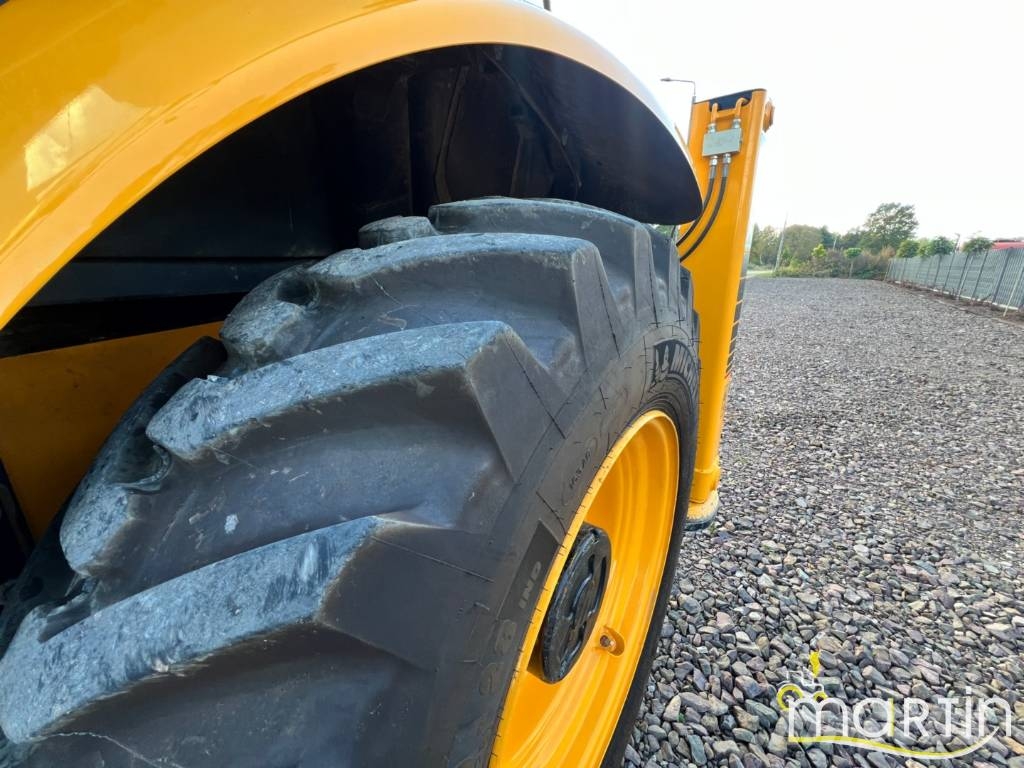 JCB 4 CX Pro لوادر ذات جرافات عكسية