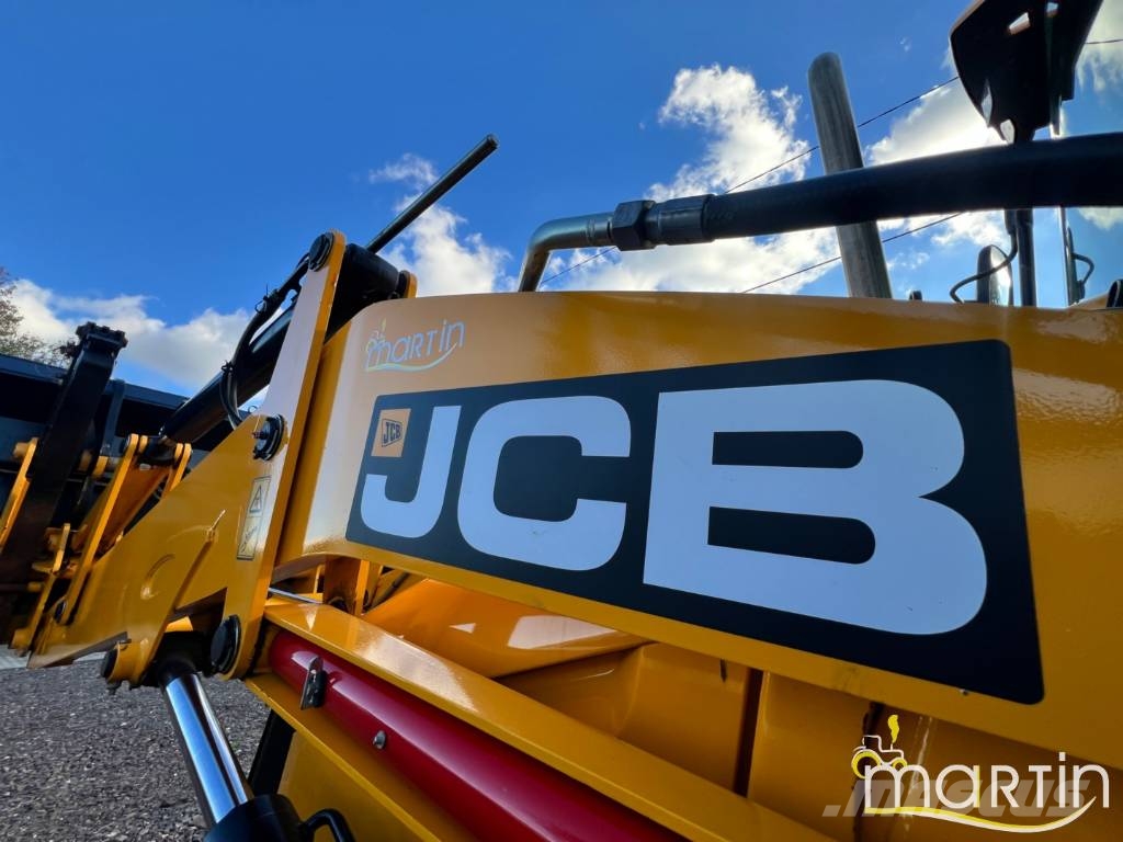 JCB 4 CX Pro لوادر ذات جرافات عكسية