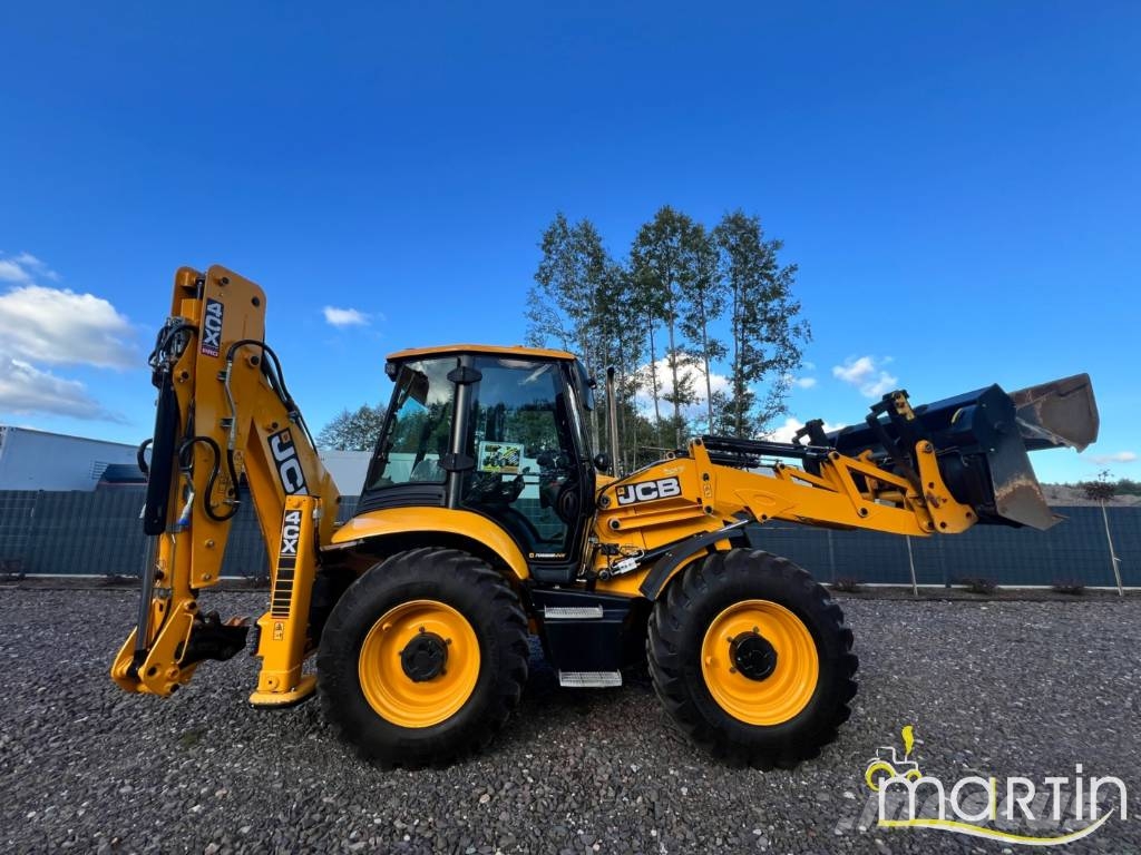 JCB 4 CX Pro لوادر ذات جرافات عكسية