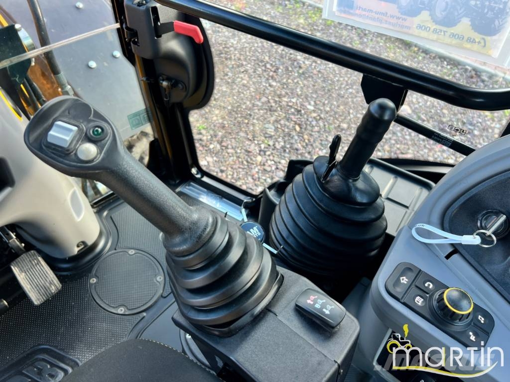 JCB 4 CX Pro لوادر ذات جرافات عكسية
