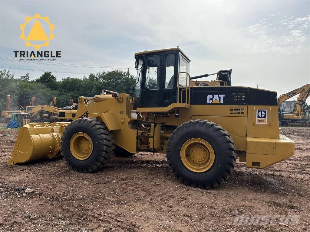 CAT 966 F Gumikerekes homlokrakodók