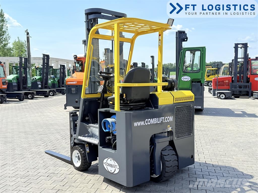 Combilift CB3000 / GAS / DUPLEX 4000MM / FORK-POSITIONER / S شاحنة المناولة رباعية الاتجاهات